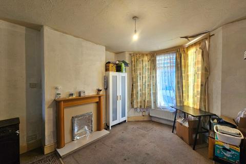 3 bedroom terraced house for sale, Edinburgh Road, Queens Park, Northampton, NN2 6PH