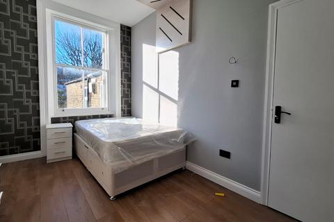 1 bedroom in a house share to rent, Miranda Road, London N19