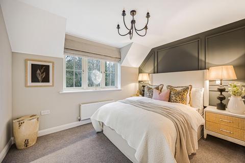 4 bedroom detached house for sale, Dukes Field, Down Ampney, Cirencester, Gloucestershire, GL7
