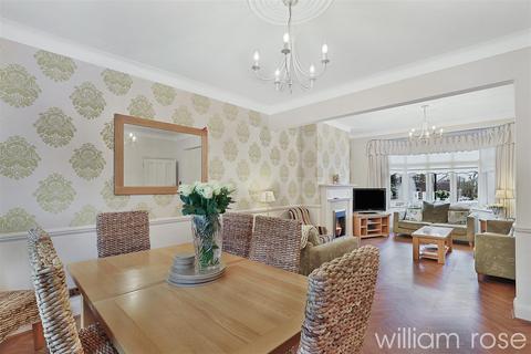 5 bedroom end of terrace house for sale, Oakhill Crescent, Woodford Green IG8