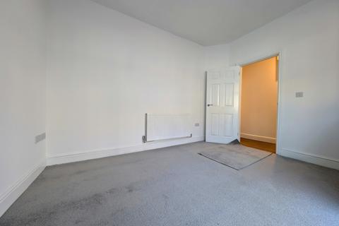 4 bedroom end of terrace house for sale, Mountain Ash Road, Abercynon, CF45 4PU