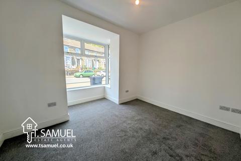 10 Mountain Ash Road, Abercynon, Mountain Ash, CF45 4PU
