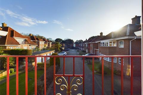 2 bedroom apartment for sale, Sutherland Court Gardens, Cromer