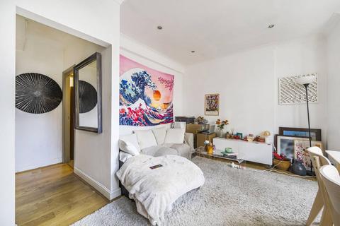 1 bedroom flat for sale, Queens Gate, South Kensington, London, SW7