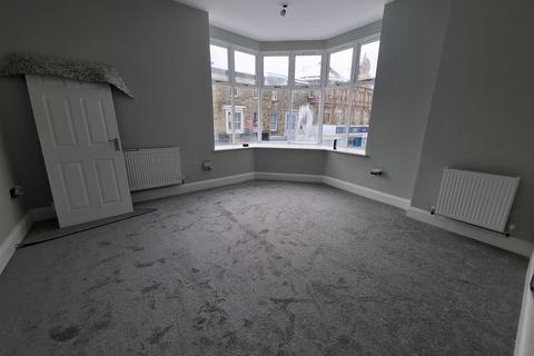 2 bedroom apartment to rent, Spring Gardens, Buxton