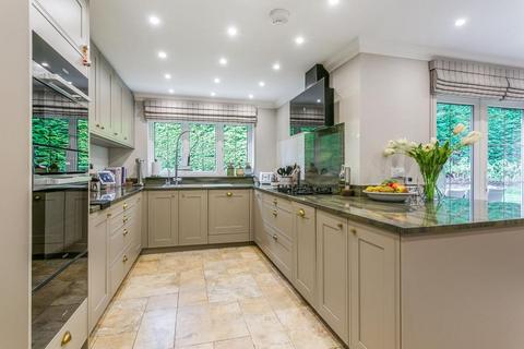 4 bedroom detached house to rent, Oakwood Road, Wentworth Estate, Virginia Water GU25 4RZ