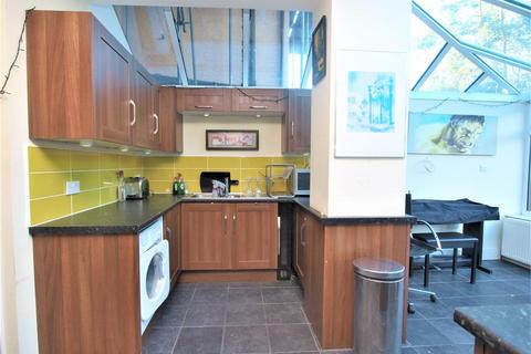 28 Godwin Road, Bromley, BR2 9LQ