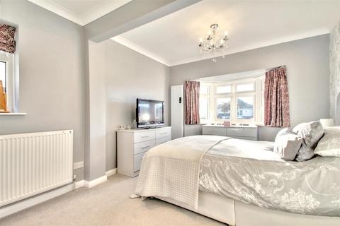 18 Wadhurst Drive, Goring By Sea, Worthing, BN12 4XA