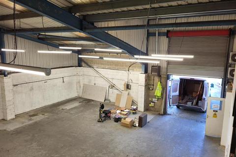 Warehouse to rent, Unit 2, 27 Brook Road, Wimborne, Dorset