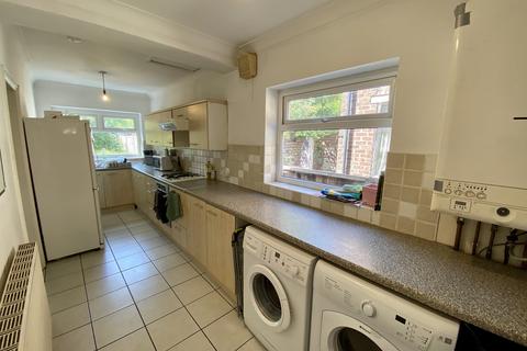 4 bedroom semi-detached house to rent, Hatherley Road, Manchester, M20 4RN