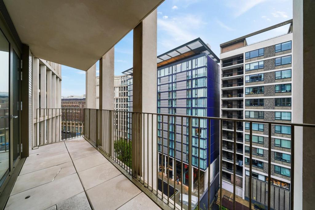 Abell House SW1 P 4 FE-12.jpg