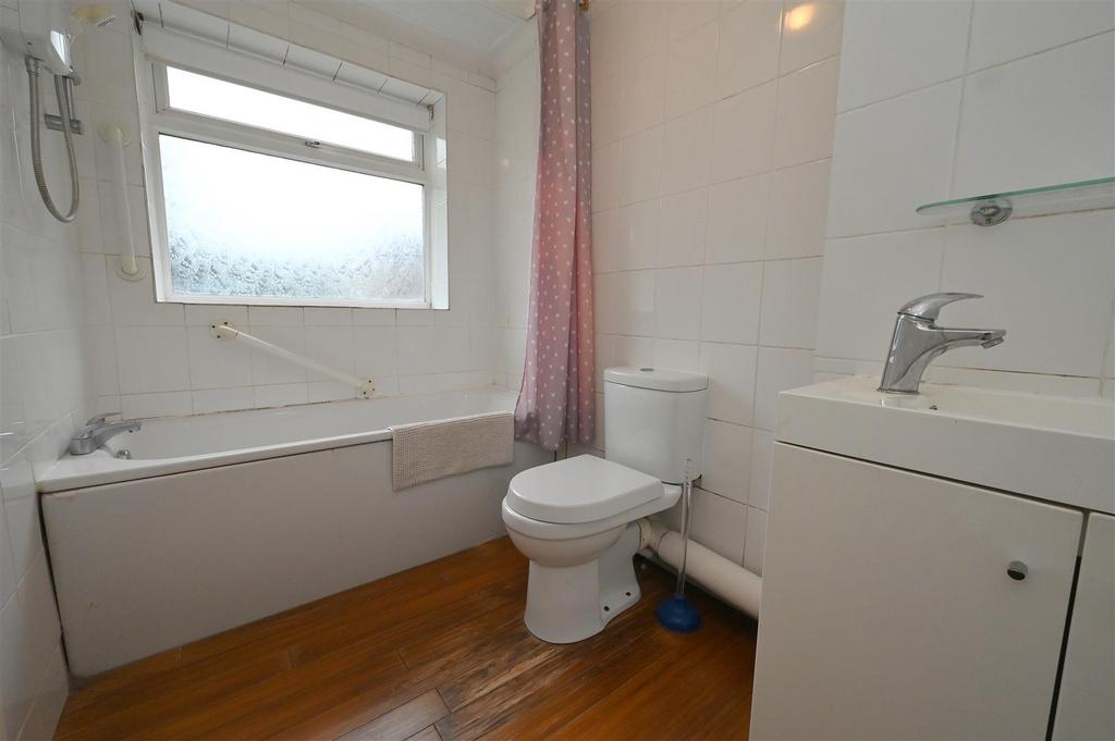 Bathroom.JPG