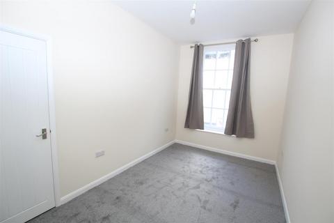 3 bedroom apartment to rent, High Street, Ilfracombe EX34