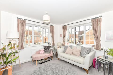 2 bedroom flat for sale, Marjoram Avenue, Cranleigh, Surrey