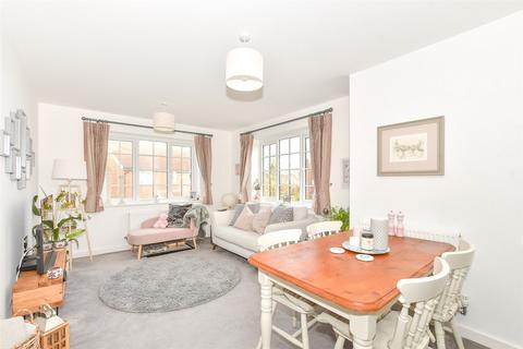 2 bedroom flat for sale, Marjoram Avenue, Cranleigh, Surrey