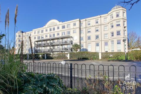 Marine Parade West, Clacton-On-Sea CO15