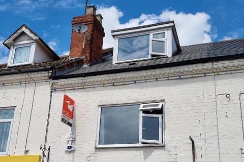 2 bedroom flat to rent, Station Road, Shirebrook, NG20