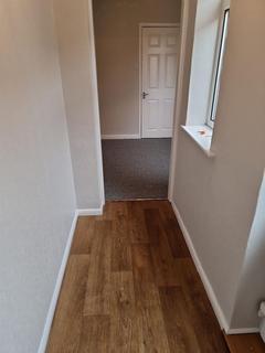 2 bedroom flat to rent, Station Road, Shirebrook, NG20