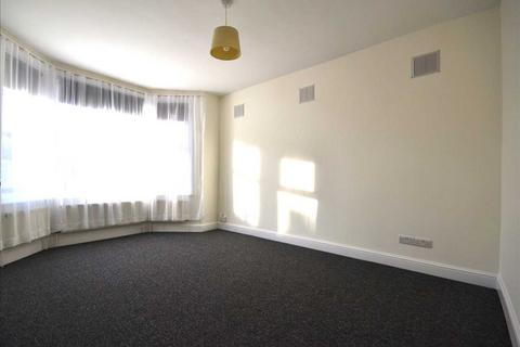 2 bedroom apartment to rent, Devonshire Road, Harrow