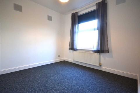 2 bedroom apartment to rent, Devonshire Road, Harrow