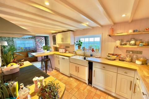 4 bedroom cottage for sale, Freshwater, Isle of Wight