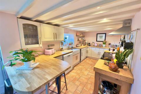 4 bedroom cottage for sale, Freshwater, Isle of Wight