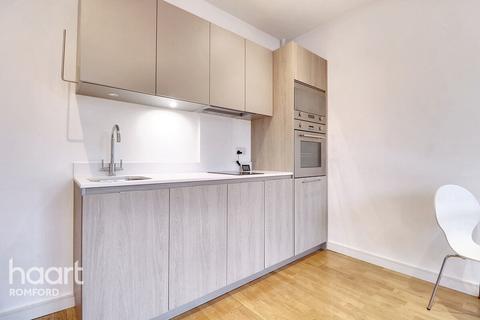 1 bedroom apartment for sale, Scimitar House, Romford, RM1 3FA