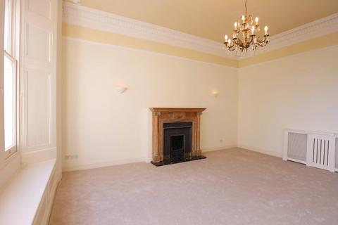 2 bedroom apartment to rent, Marine Parade, Brighton BN2