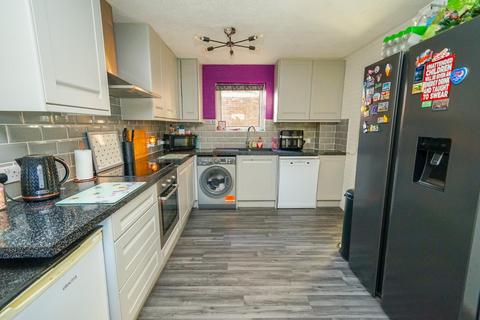 4 bedroom terraced house for sale, Meadow Way, Leighton Buzzard