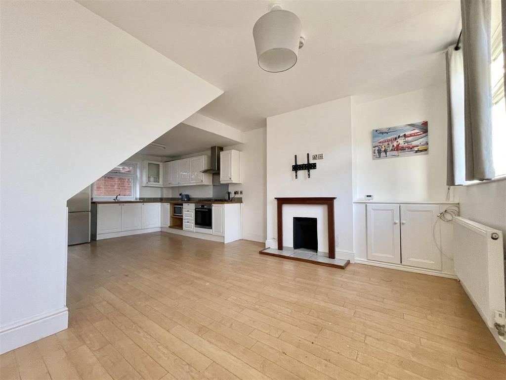 Open Plan Kitchen / Lounge