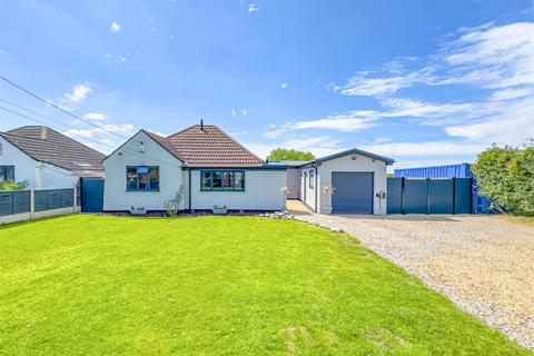 3 bedroom detached bungalow for sale, Pudsey Hall Lane, Rochford SS4