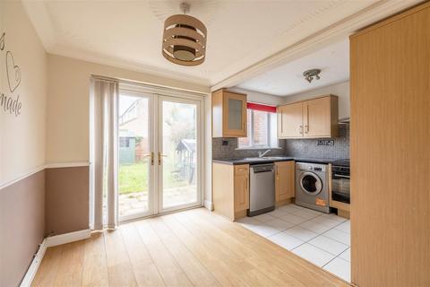 16 Ash Lane, Windsor, SL4 4PS