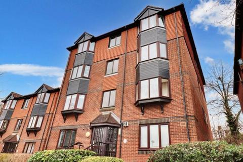 2 bedroom flat to rent, Clowser Close, Sutton