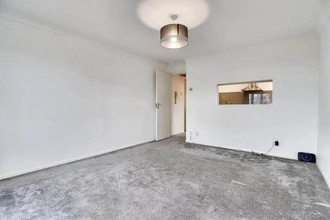 undefined, Clowser Close, Sutton