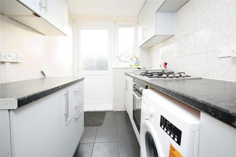 3 bedroom end of terrace house to rent, Bentry Road, Dagenham, RM8