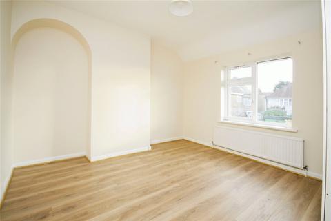 3 bedroom end of terrace house to rent, Bentry Road, Dagenham, RM8