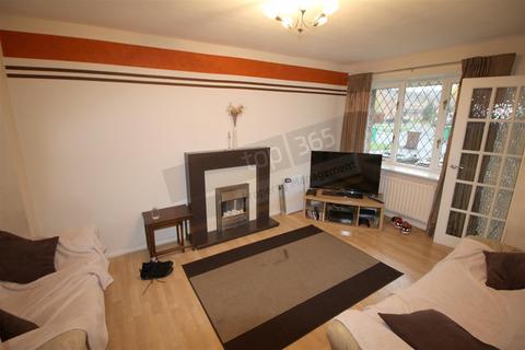 2 bedroom end of terrace house to rent, *£120pppw excl bills* Peregrine Close, Lenton, NG7 2DY