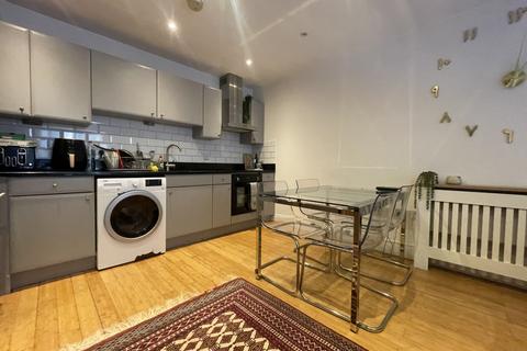 2 bedroom flat for sale, 480 London Road, TW7