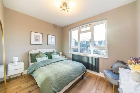 2 bedroom flat for sale, Edencourt Road, London SW16