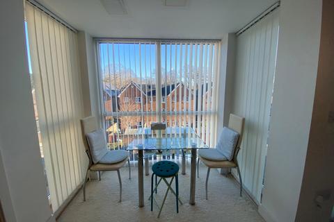 1 bedroom flat to rent, Suttones Place, Hampshire SO15