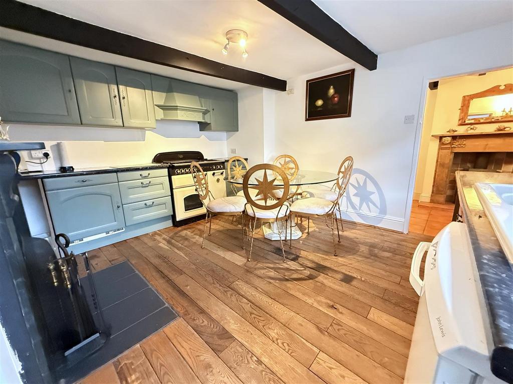 Dining kitchen