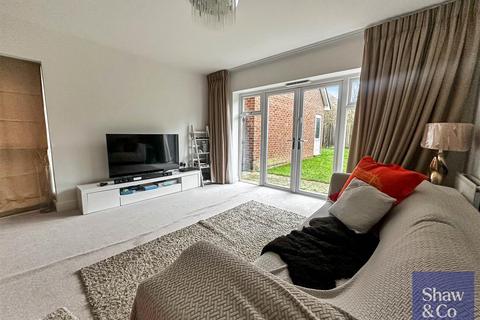 4 bedroom townhouse for sale, Hunting Place, Hounslow TW5