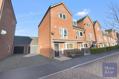 undefined, Hunting Place, Hounslow TW5