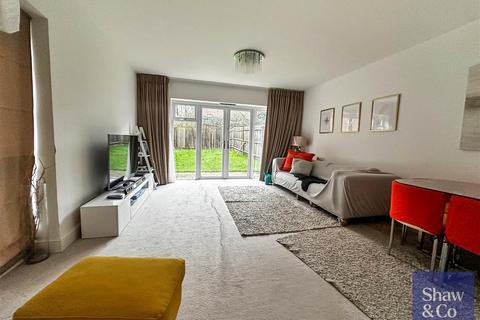 undefined, Hunting Place, Hounslow TW5