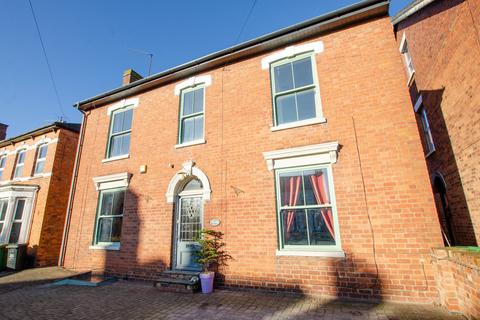 62 Bromyard Road, Worcester, WR2 5DA