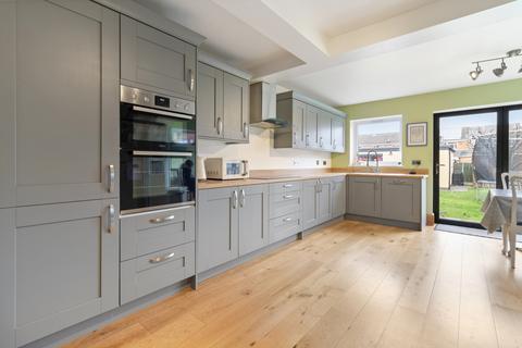 62 Bromyard Road, Worcester, WR2 5DA