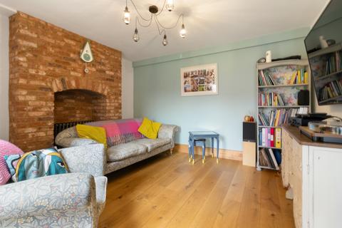 62 Bromyard Road, Worcester, WR2 5DA