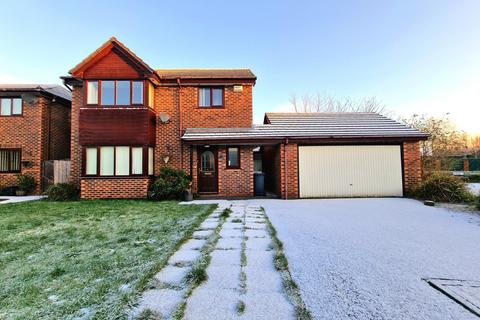 4 bedroom detached house to rent, Hoylake Close, Preston PR2