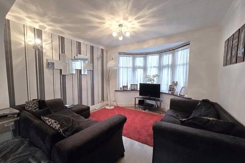 3 bedroom terraced house for sale, Windsor Gardens, Hayes, Greater London, UB3