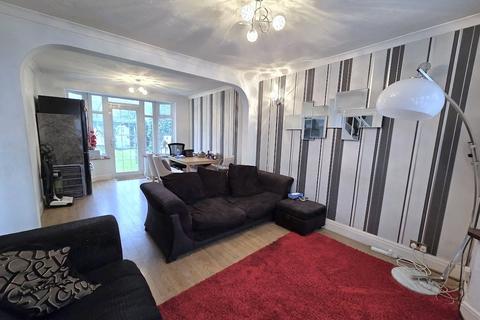 3 bedroom terraced house for sale, Windsor Gardens, Hayes, Greater London, UB3